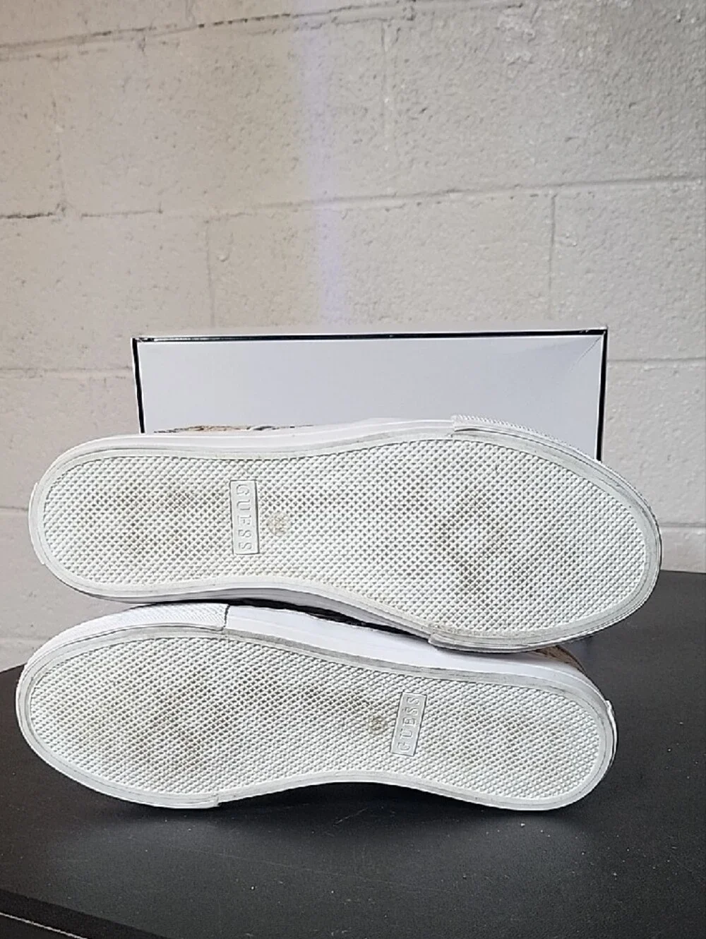 GUESS Beige Monogram Low-Top Sneakers